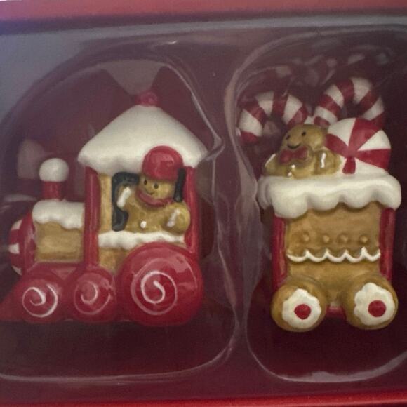 Blue Sky Clayworks Gingerbread Train Christmas Salt & Pepper Set, NEW IN BOX - Picture 7 of 7
